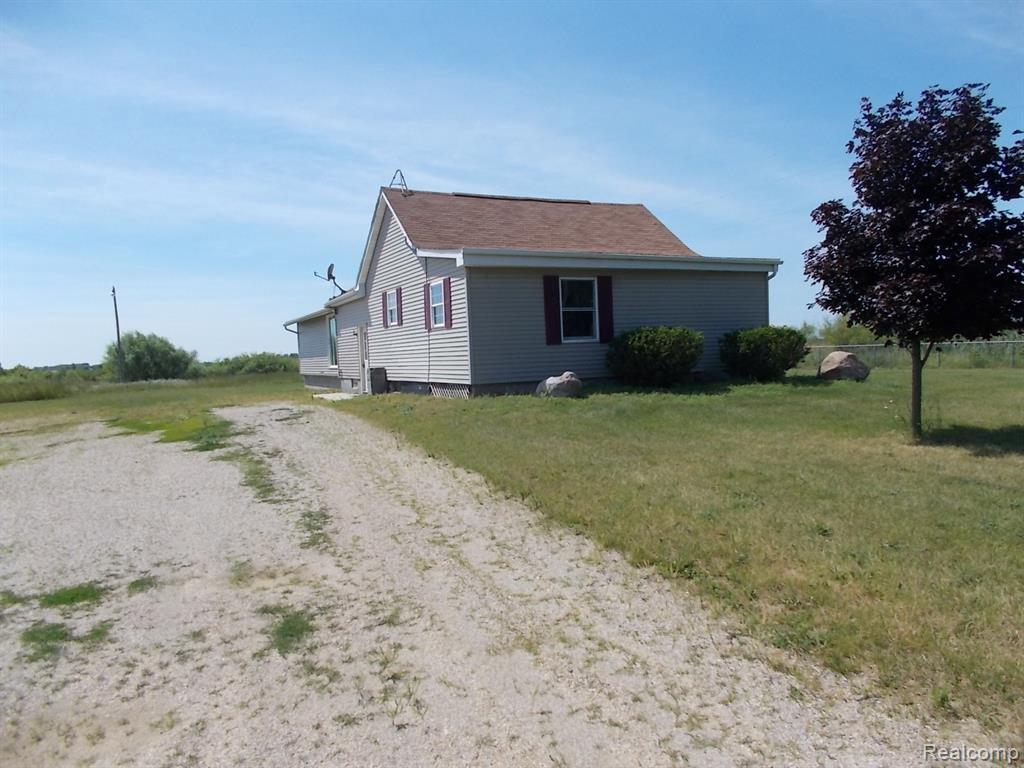 1824 Thomas Rd - Photo 1