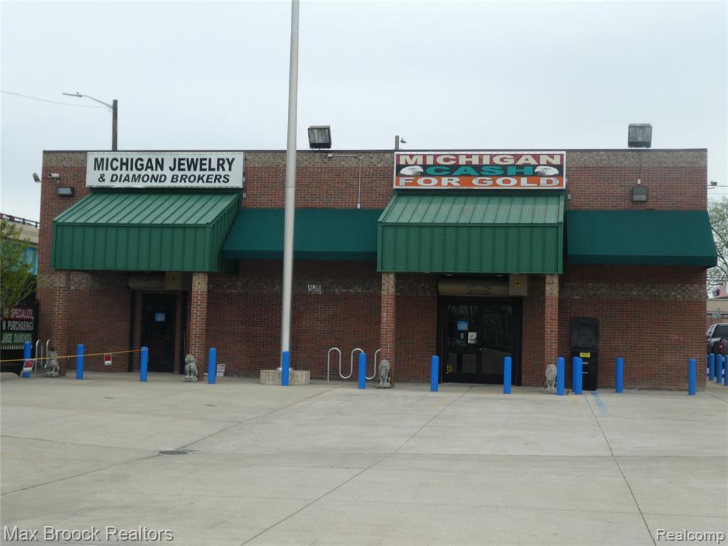 15511 8 MILE RD - Photo 1