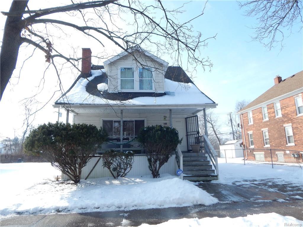 651 Manistique St - Photo 1