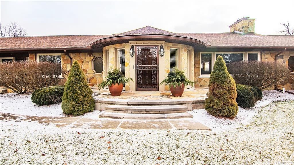 985 Baldwin Rd - Photo 1