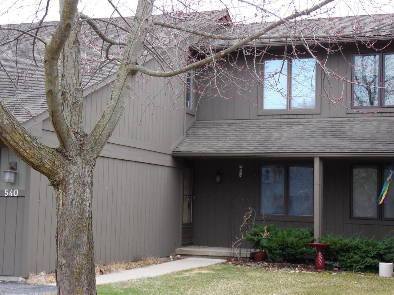 540 Park Pl - Photo 1