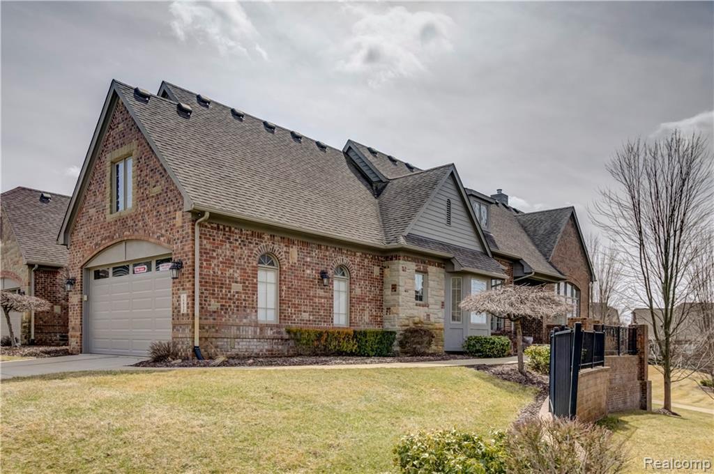 10832 Sparkling Waters Crt - Photo 1