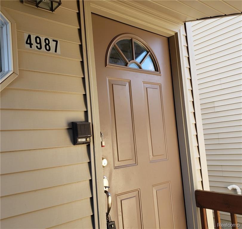 4987 Oak Hill Dr - Photo 1