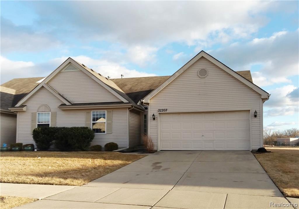 32207 Augusta Dr - Photo 1