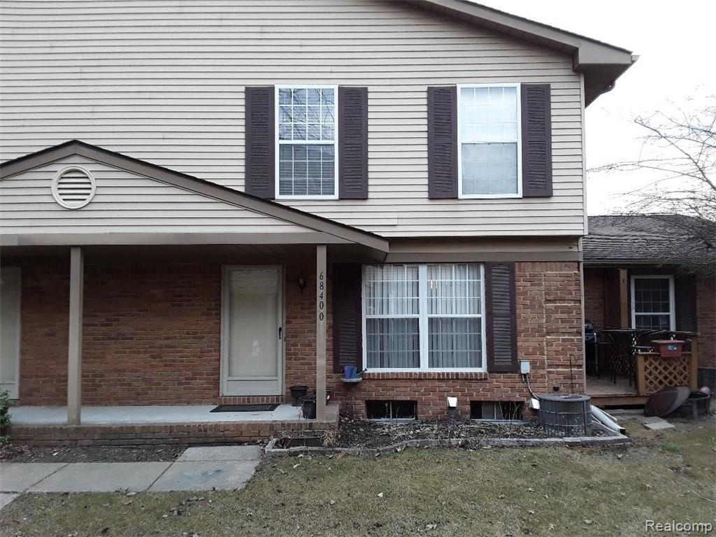 68400 Seymour St - Photo 1