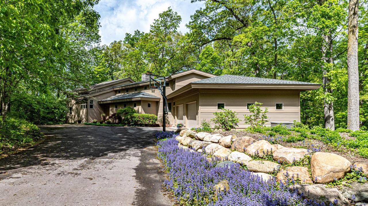 3755 Oakmore Ct - Photo 1