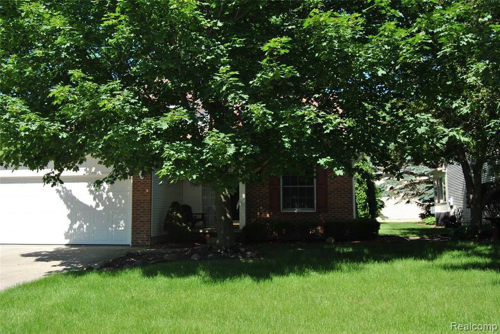 604 Greens Way Blvd - Photo 1