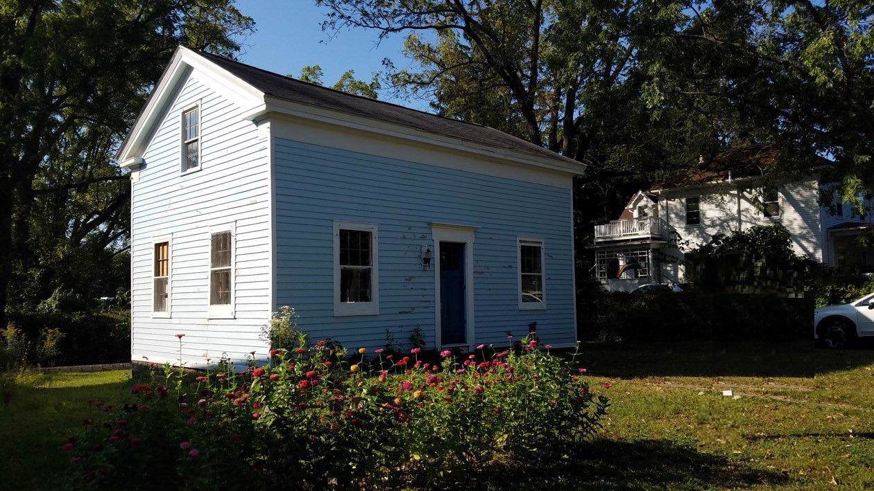 717 Liberty St - Photo 1