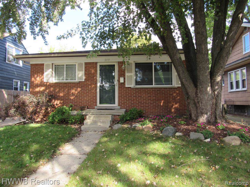219 Marshall St - Photo 1