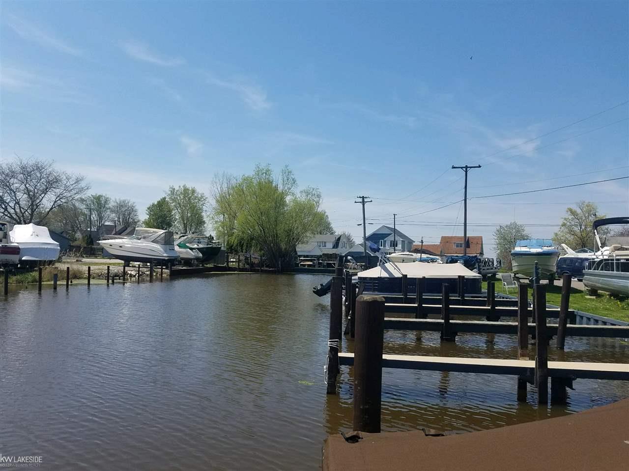 8049 Waterworks - Photo 1