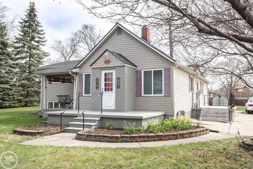 3119 Adams - Photo 1