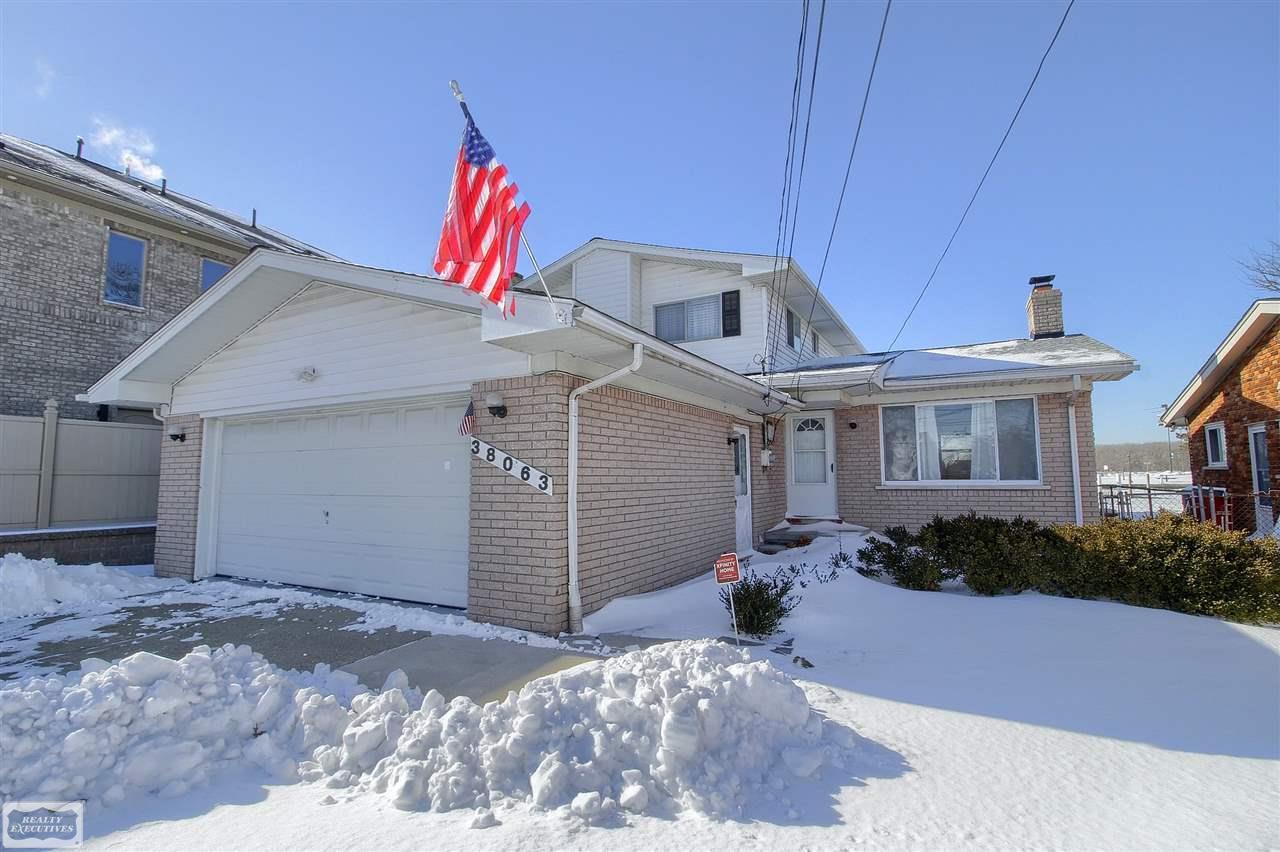 38063 Huron Pointe Drive - Photo 1