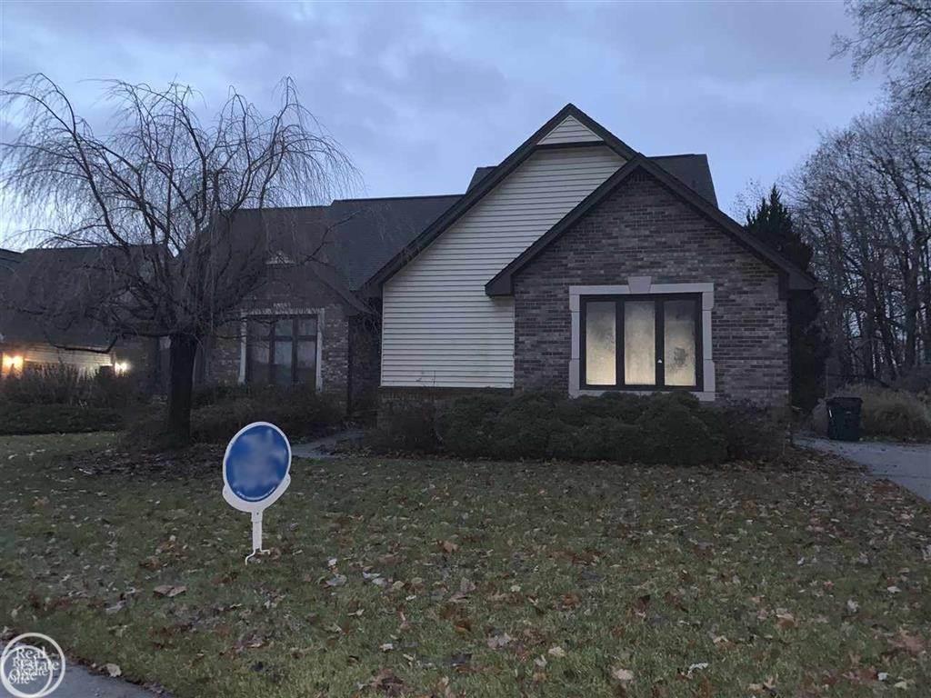 13920 Strathmore - Photo 1