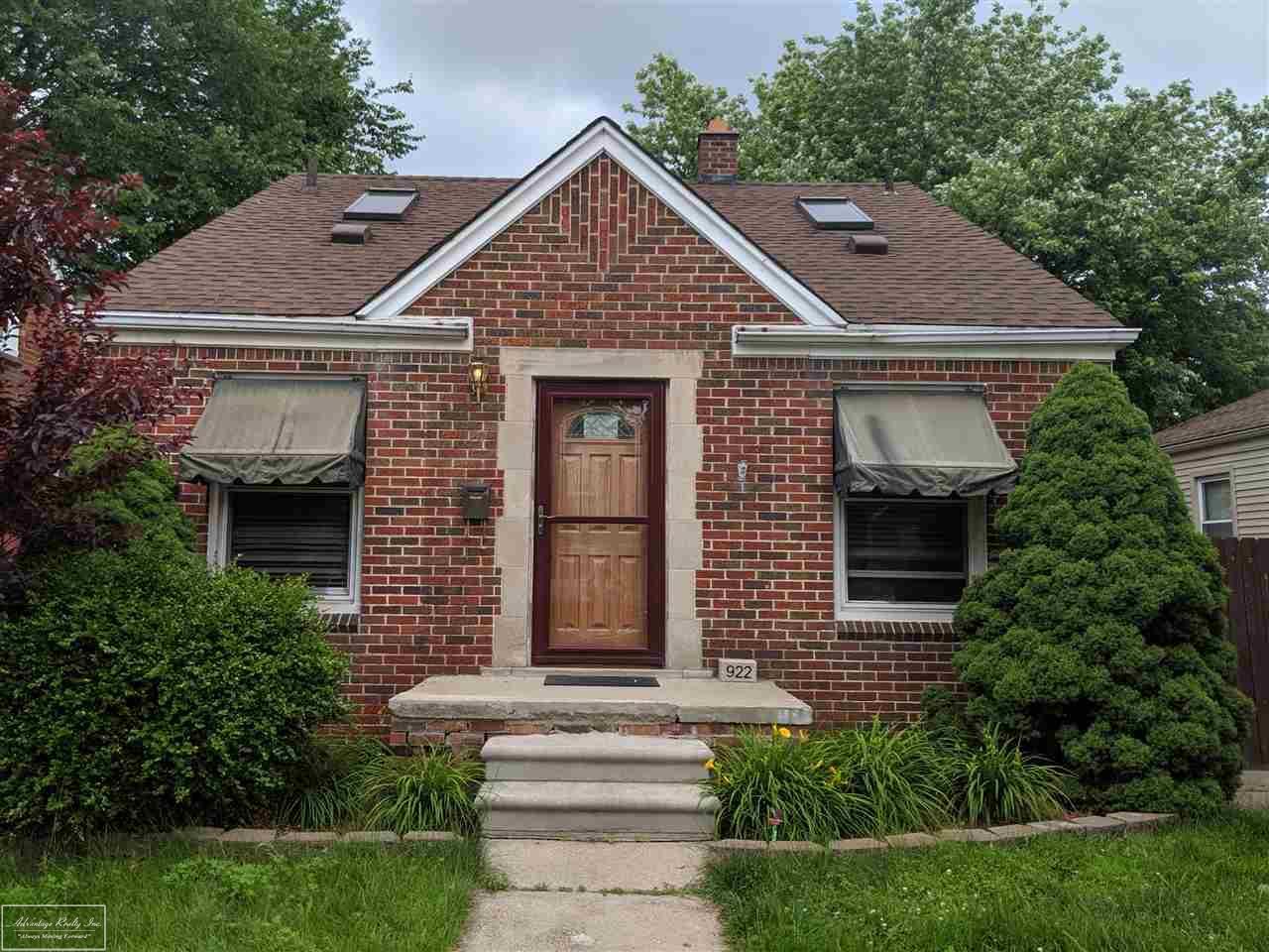 922 Highland - Photo 1
