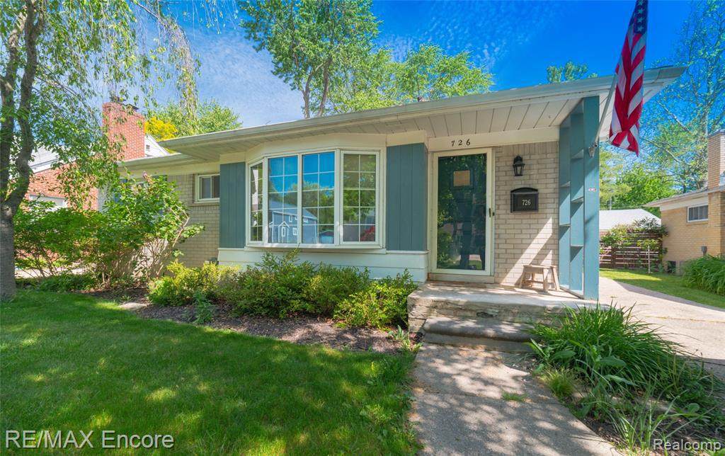 726 Magnolia Ave - Photo 1