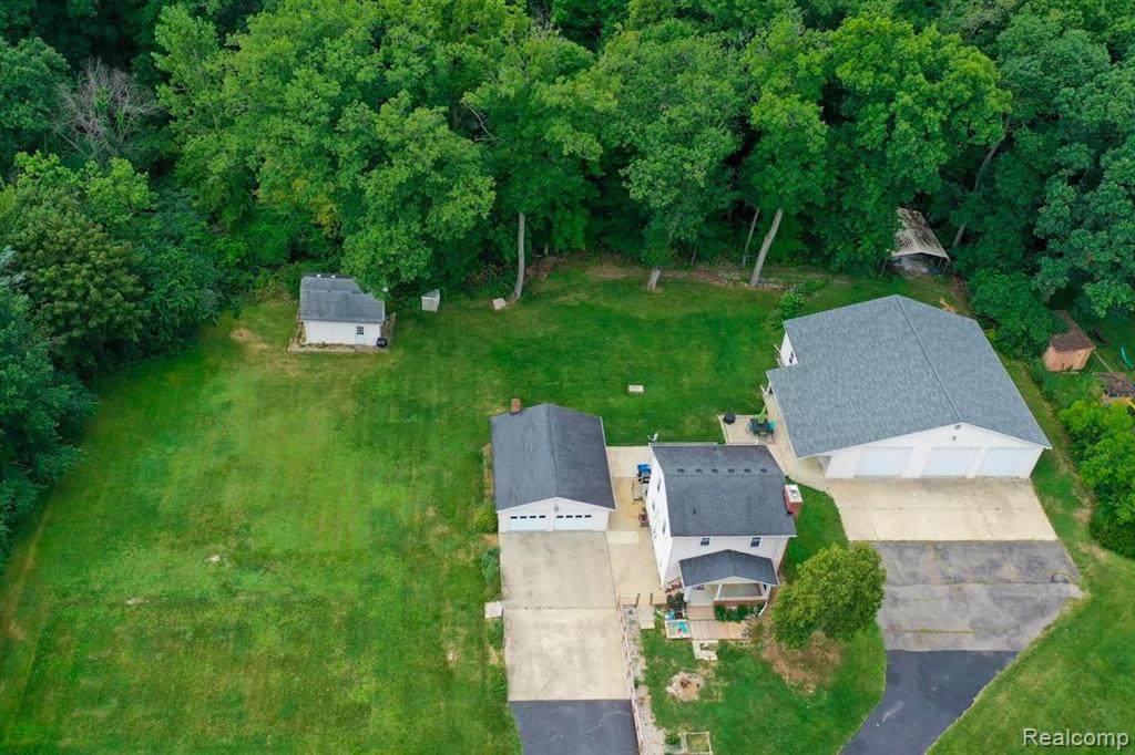 933 Rose Dr - Photo 1