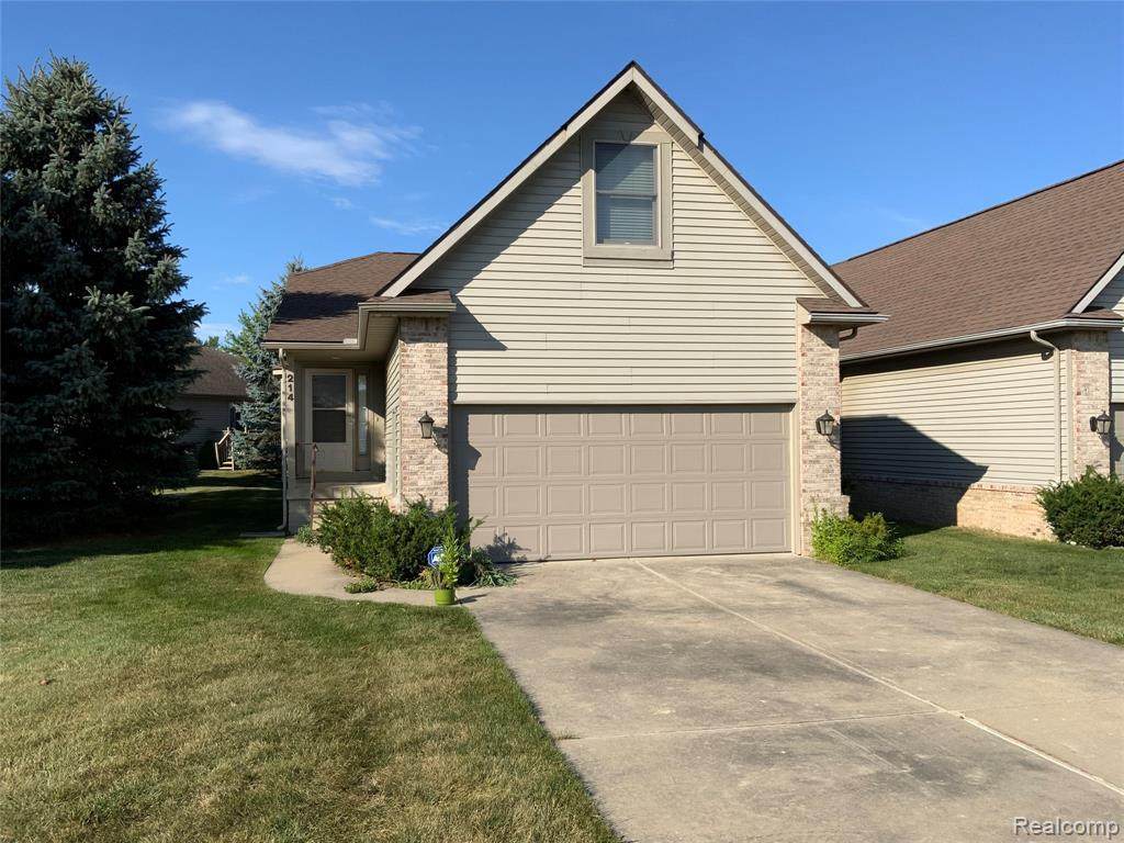 214 Canterbury Crt - Photo 1