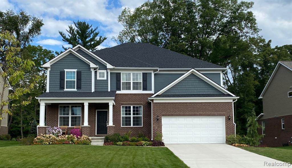698 Arlington Dr - Photo 1