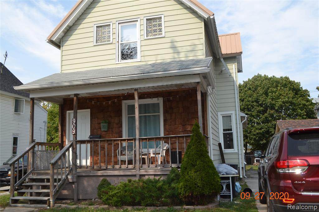 909 Pine St - Photo 1