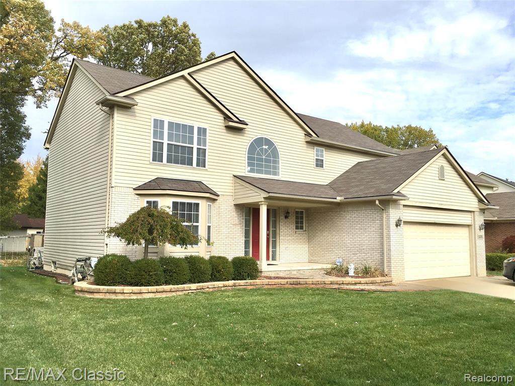 1231 Hartland Dr - Photo 1