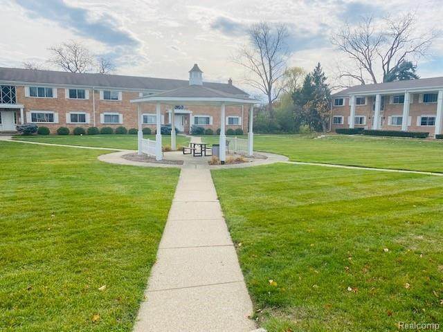 801 Long Lake Rd - Photo 1
