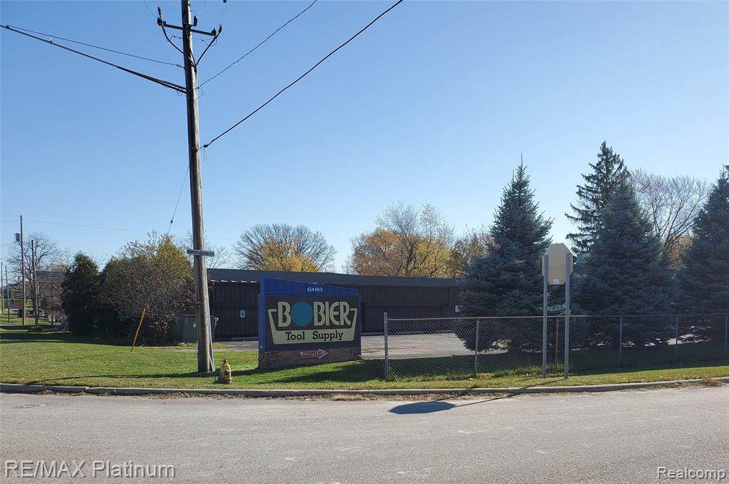 4163 Corunna Rd - Photo 1