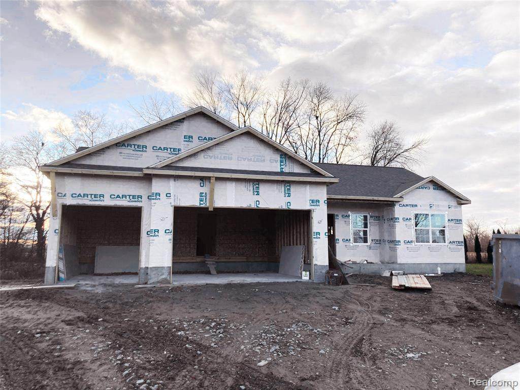 9050 Woodridge Dr - Photo 1