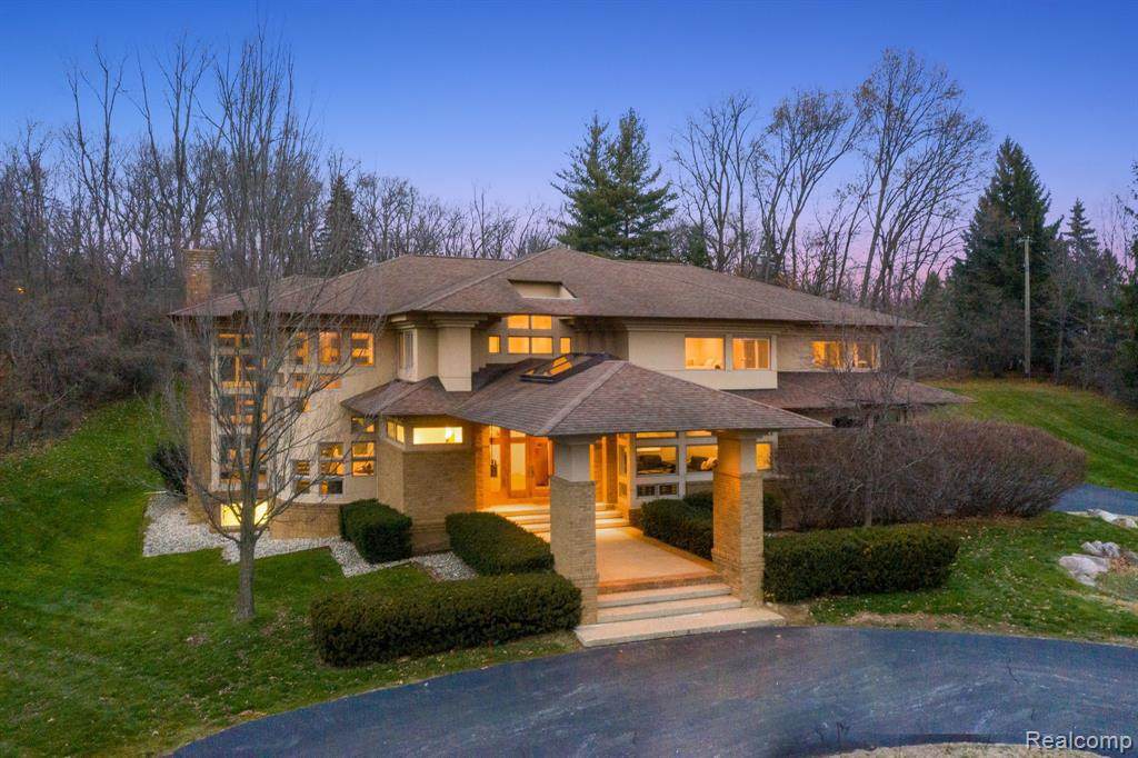 1450 Clarendon Rd - Photo 1