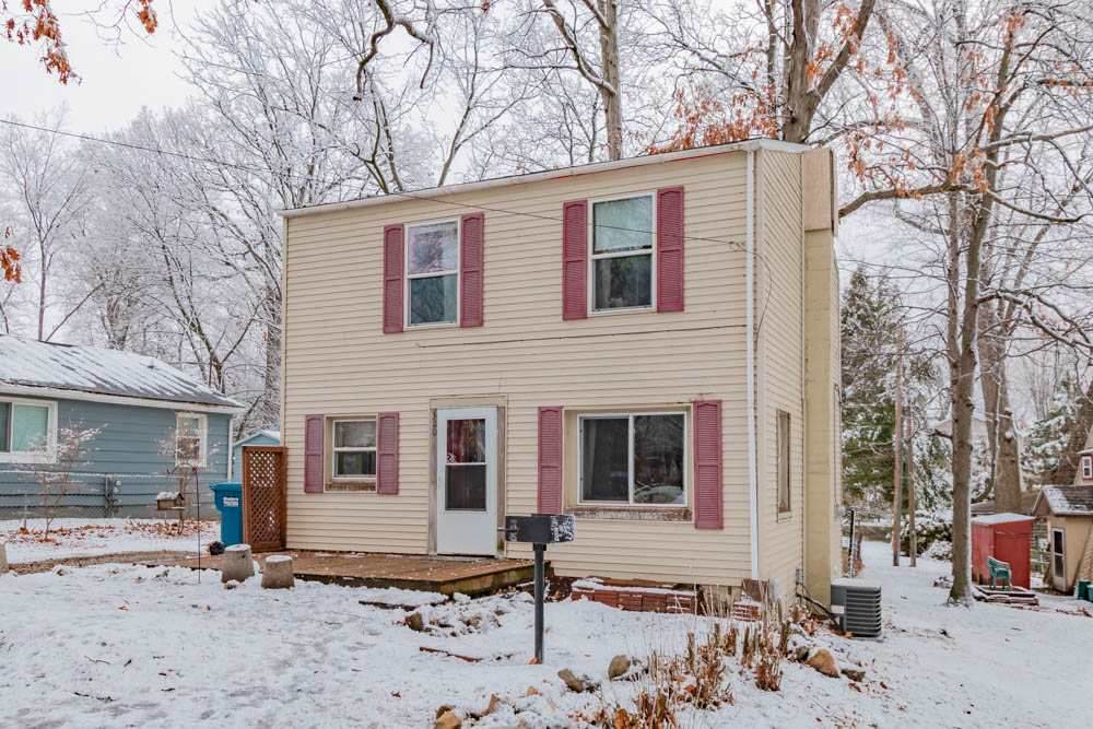 320 Elm - Photo 1