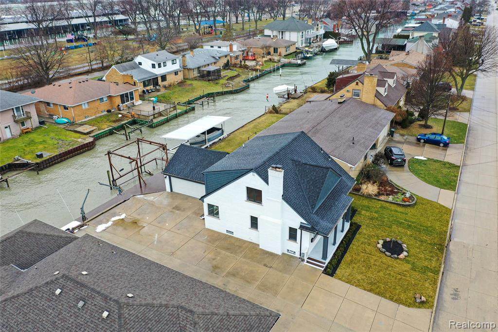 22600 Lange St - Photo 1