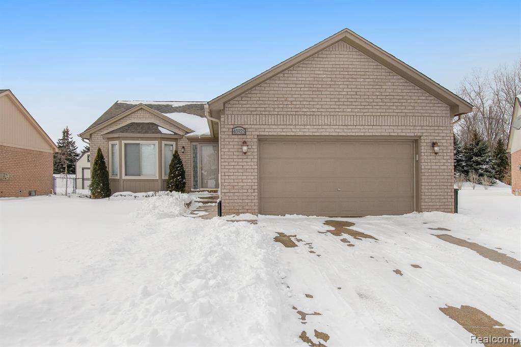 45925 Ashwood Ln - Photo 1