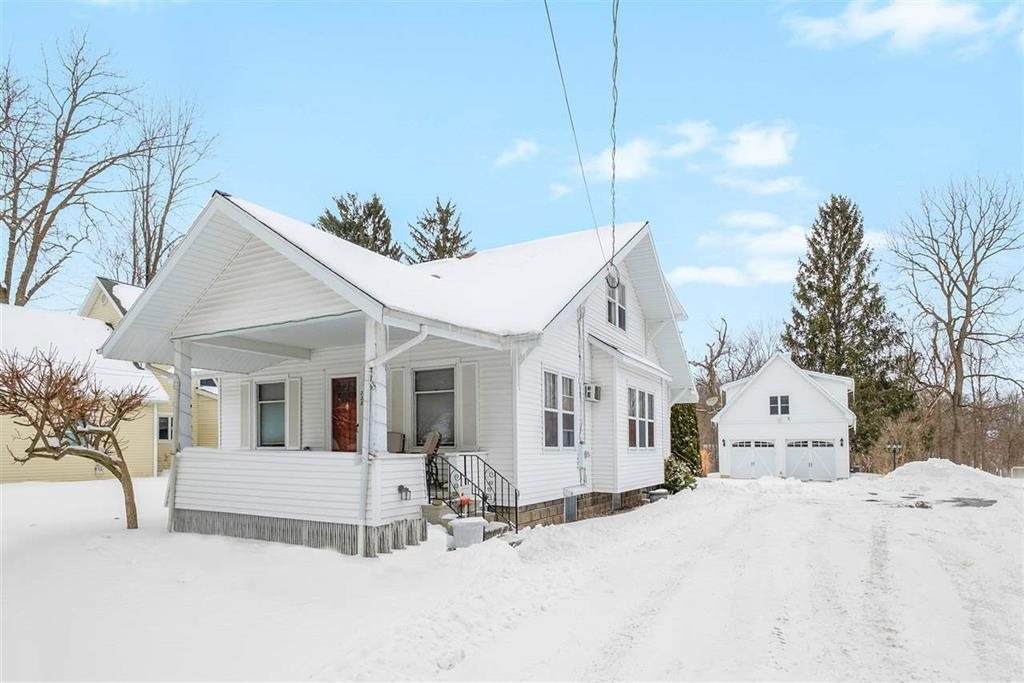 228 Michigan St - Photo 1