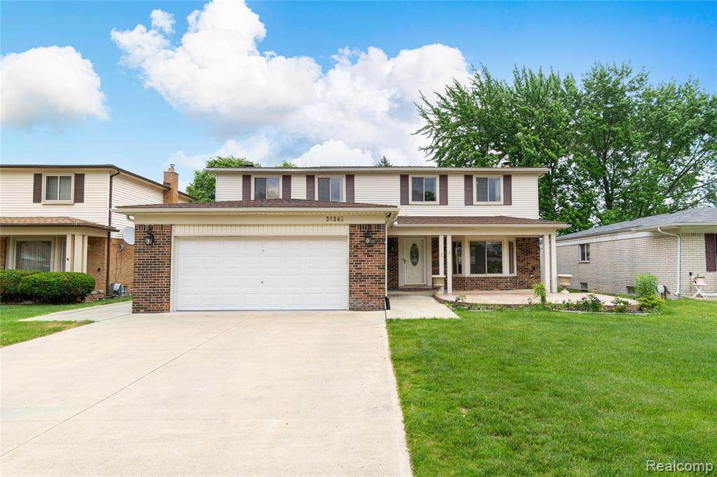 38242 Douglas Dr - Photo 1