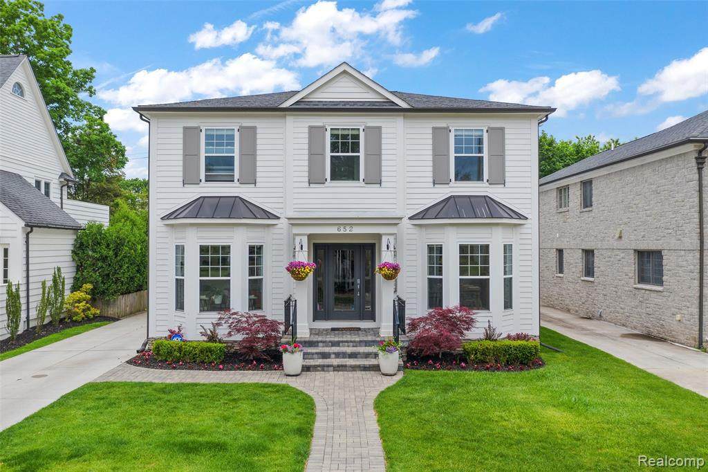 652 Bloomfield Crt - Photo 1