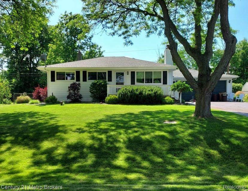 1343 Schafer Dr - Photo 1