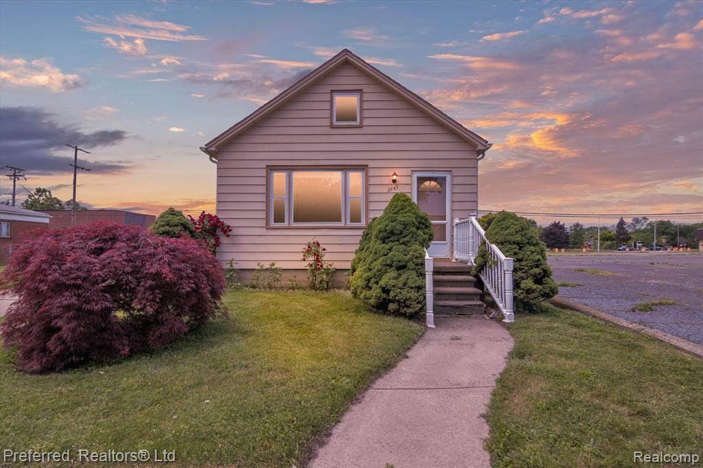 2543 Emily St - Photo 1