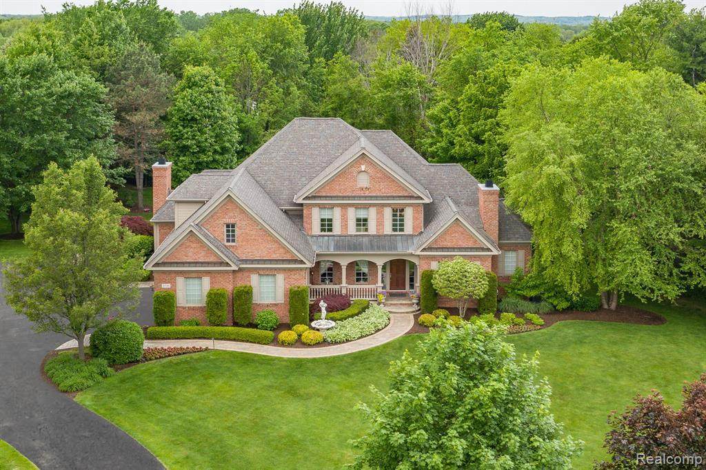 2730 Turning Leaf Dr - Photo 1