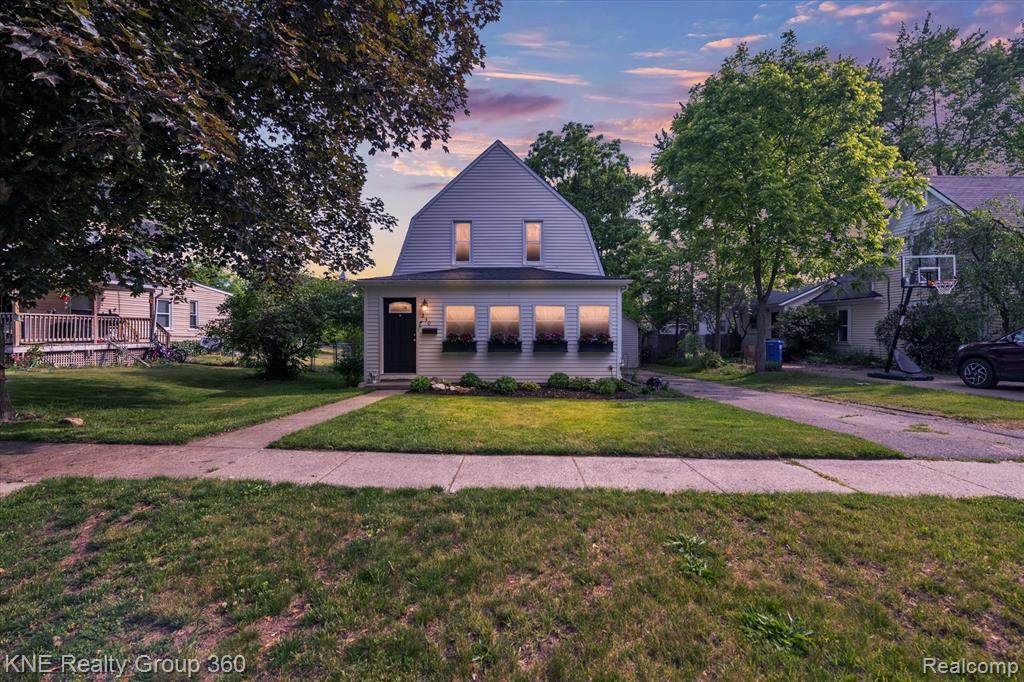 230 Washington St - Photo 1