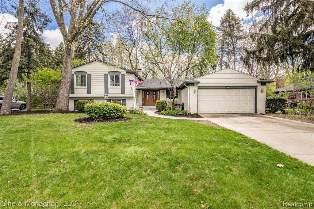 1725 Fox River Dr - Photo 1