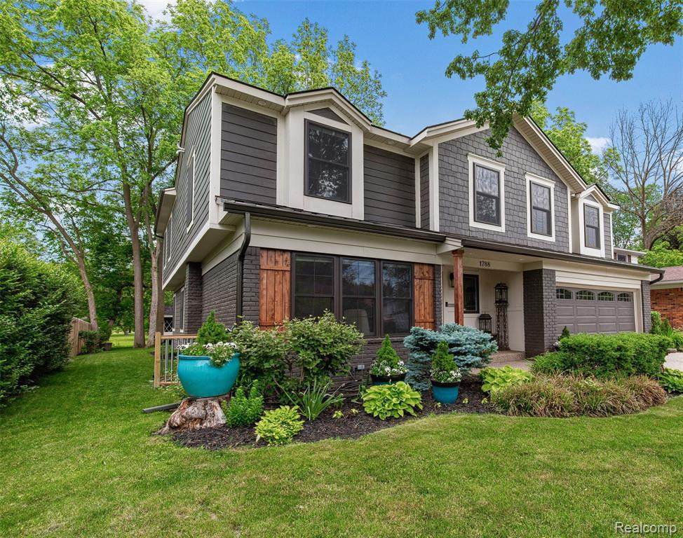 1788 Fairway Dr - Photo 1
