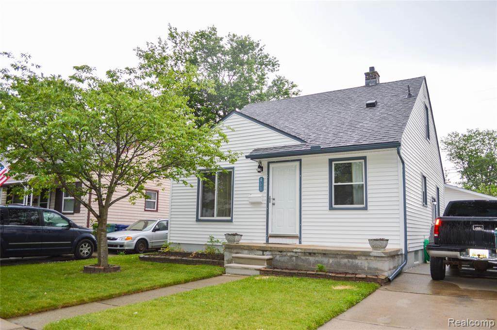 461 Farnham Ave - Photo 1