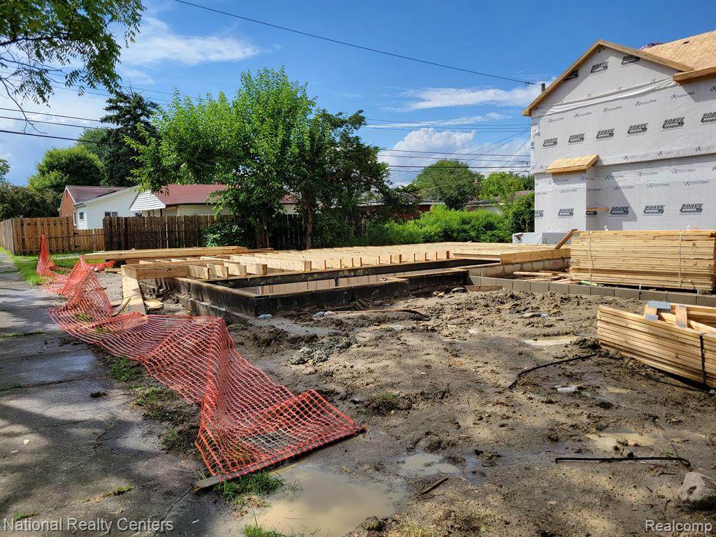 8311 Beatrice - Photo 1