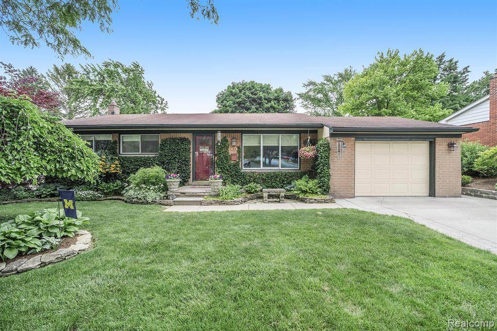 524 Hill St - Photo 1