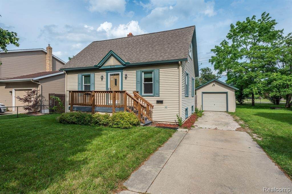 510 Bentley Dr - Photo 1
