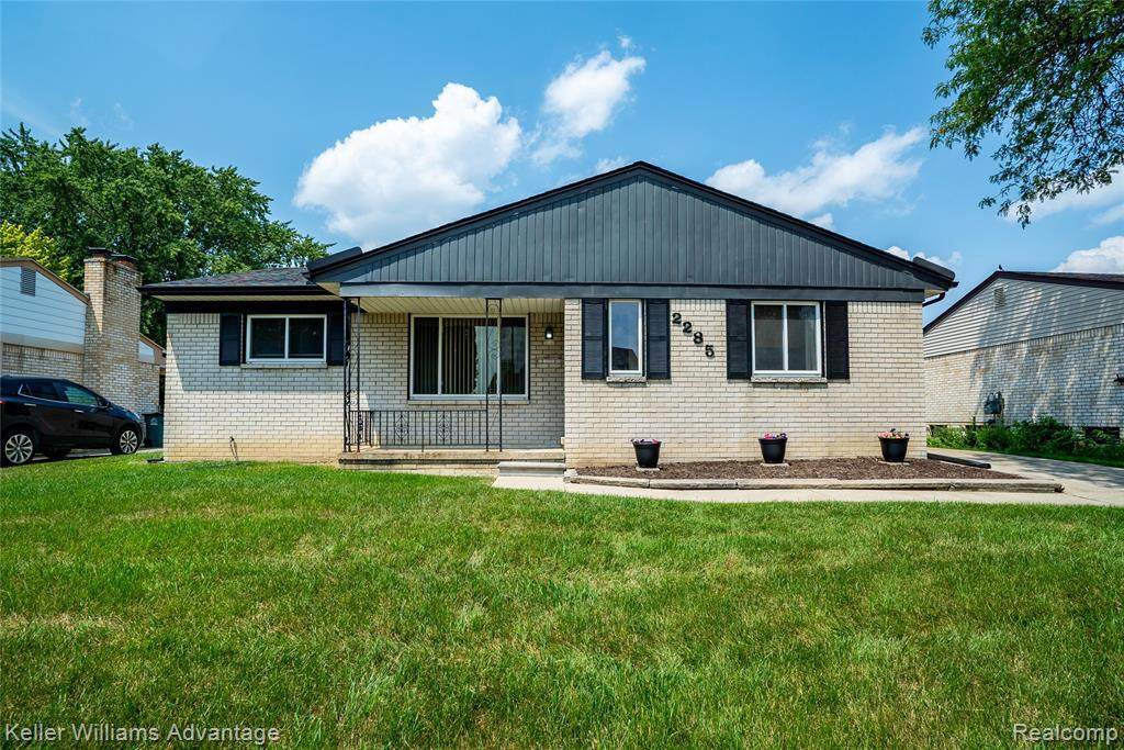 2285 Paris Dr - Photo 1