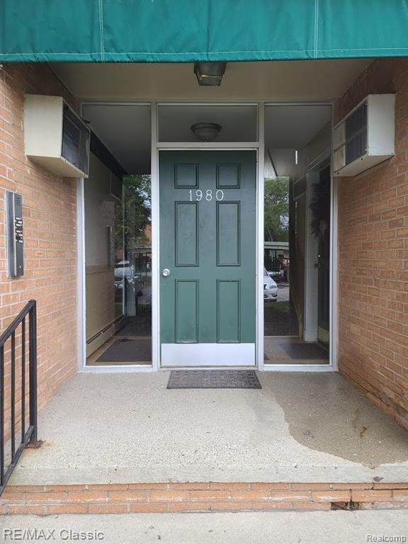 1980 Axtell Dr Apt 6 - Photo 1