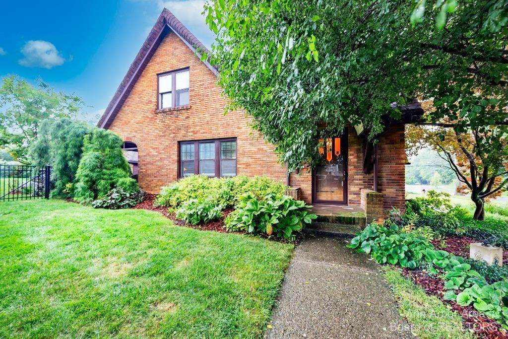 2971 Lakeview Dr - Photo 1