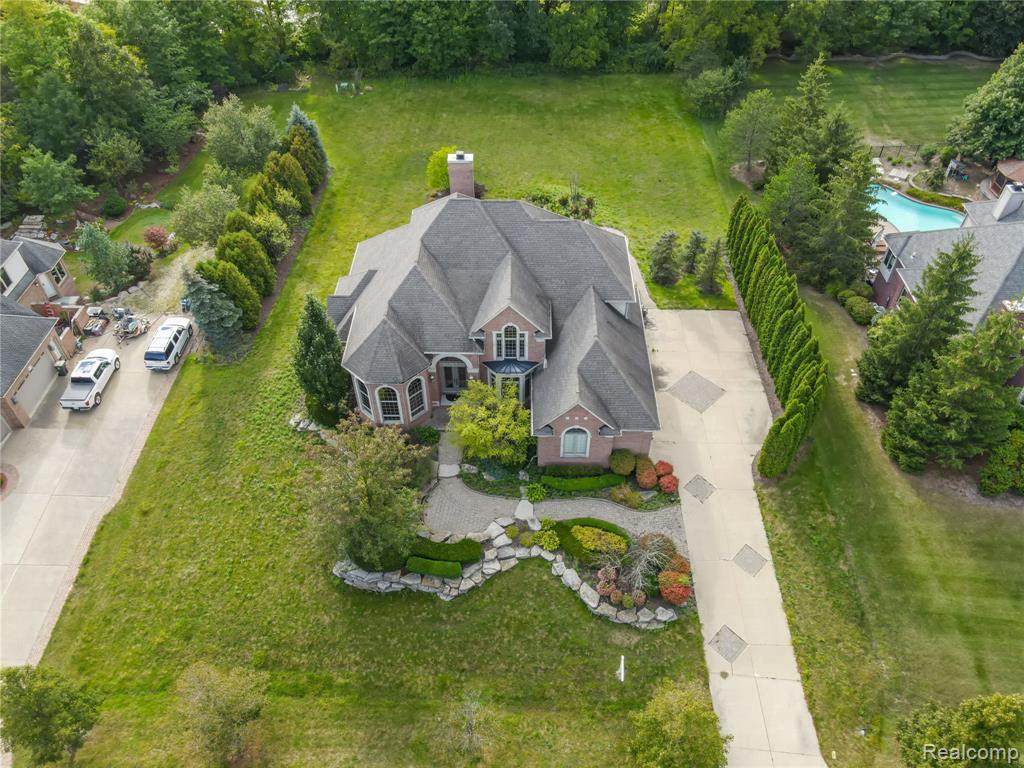 8151 Rolling Meadows Dr - Photo 1