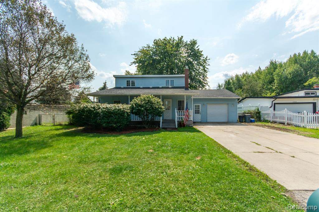 23454 Urban St - Photo 1