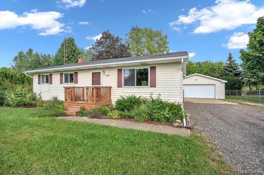 1282 Westbrooke Dr - Photo 1